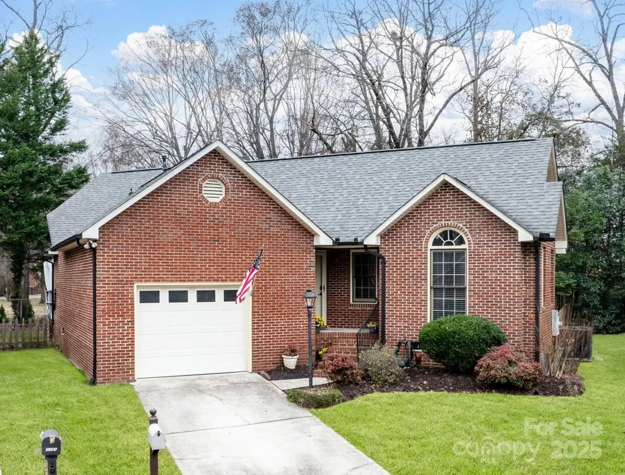 Charlotte Real Estate | View 255 Morrow Court | 2 Beds, 2 Baths