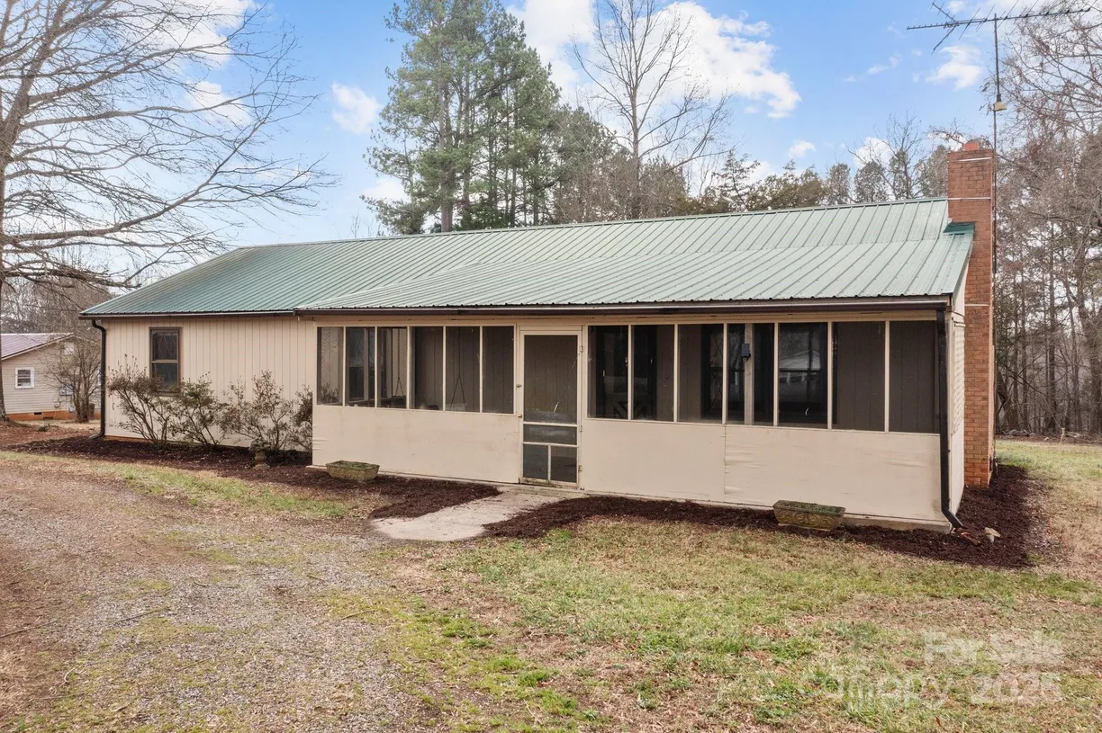 Charlotte Real Estate | View 2845 Wood Gate Road | Listing