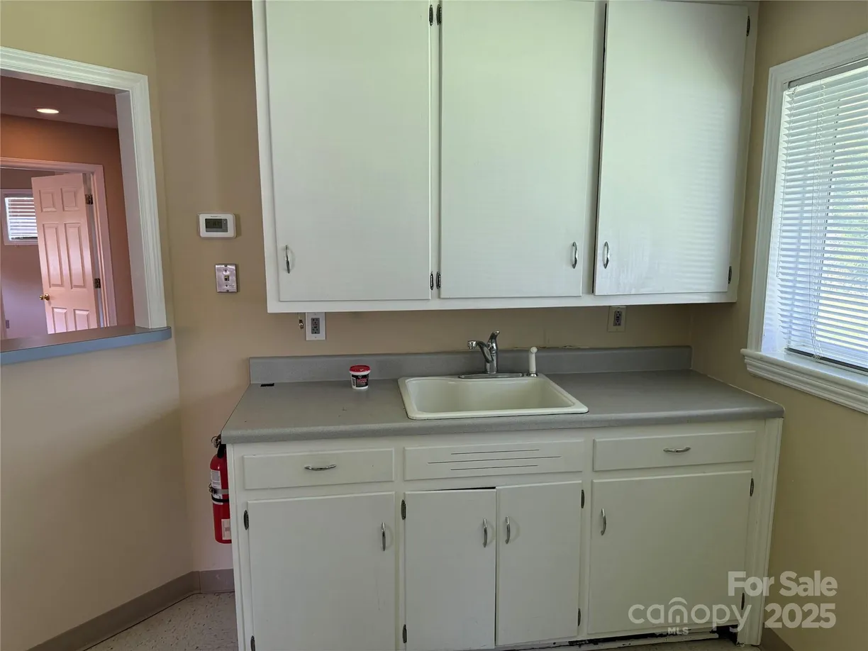 Charlotte Real Estate | View 508 S Sutherland Avenue | Listing