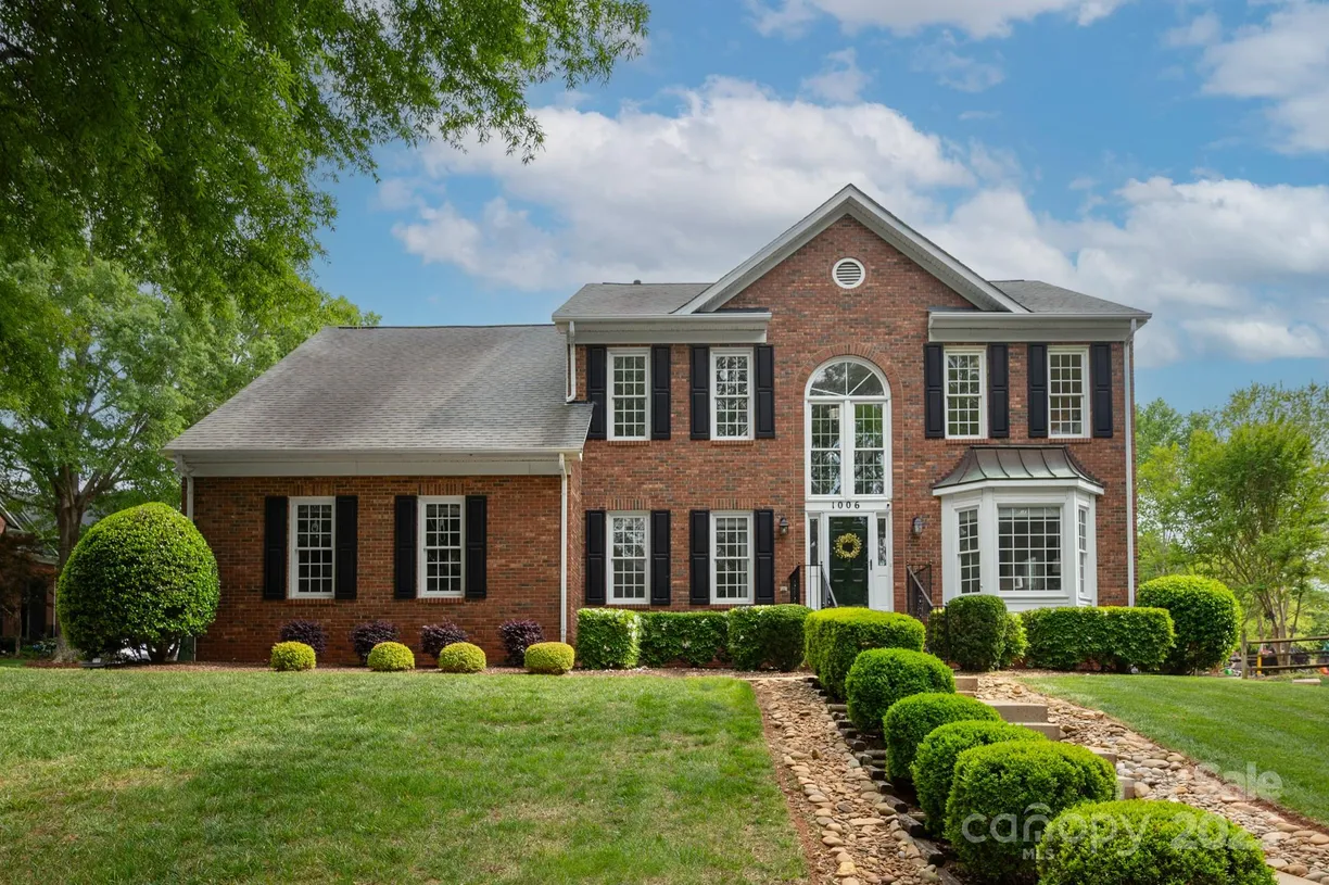 Charlotte Real Estate | View 1006 Baldwin Lane | 5 Beds, 2 Baths