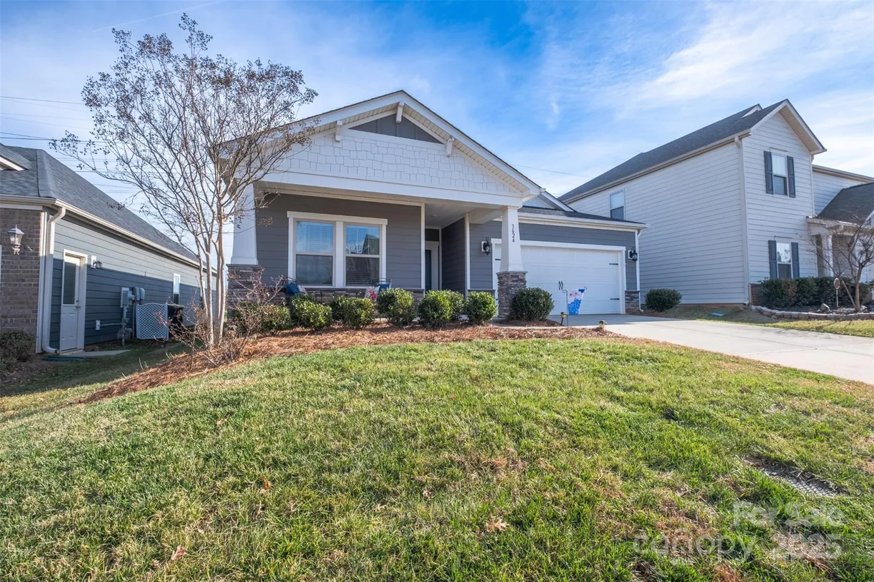 Charlotte Real Estate | View 3624 County Down Avenue, 5-14 | 3 Beds, 2 Baths
