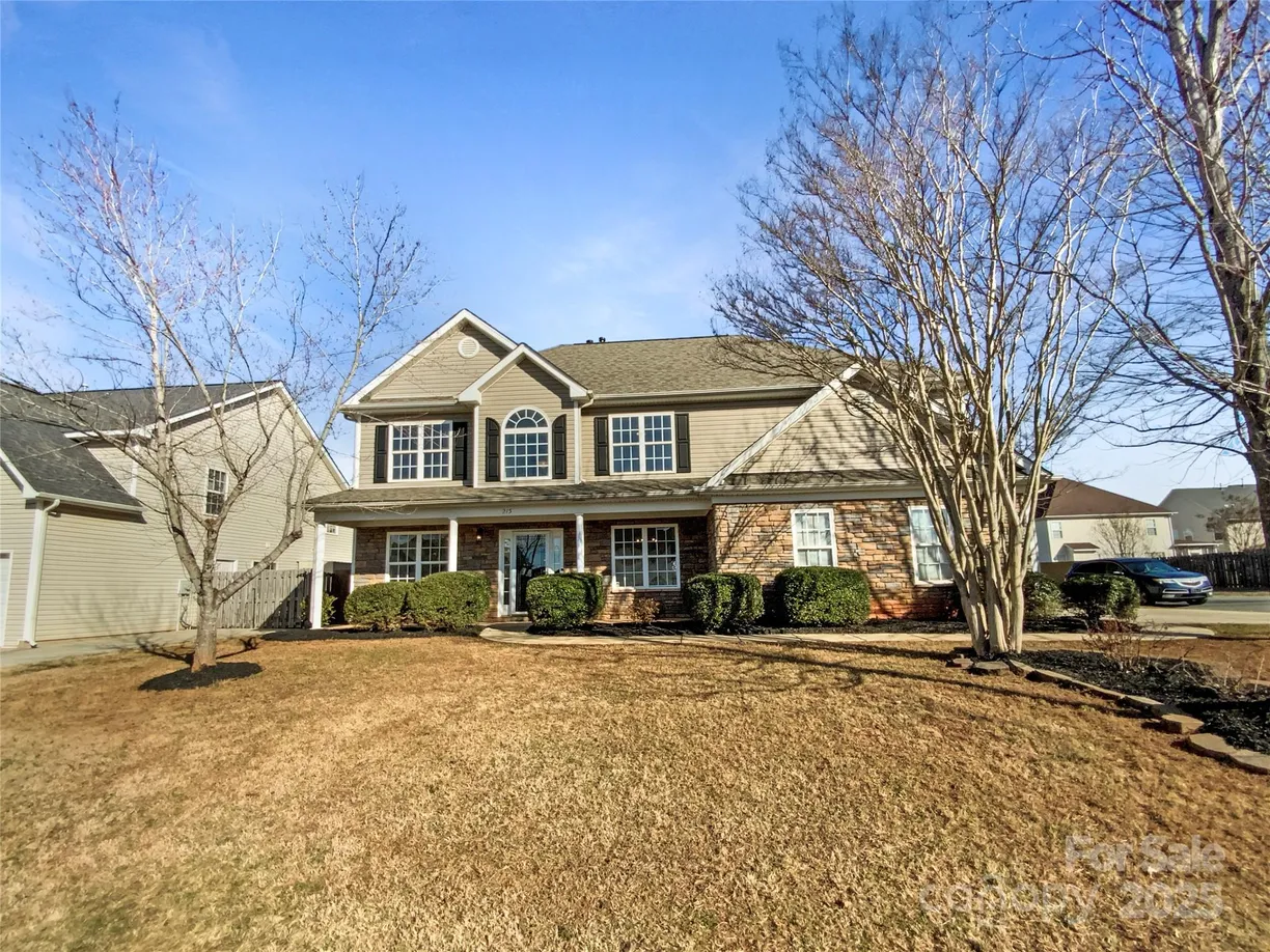 Charlotte Real Estate | View 215 Madelia Place | 4 Beds, 3 Baths