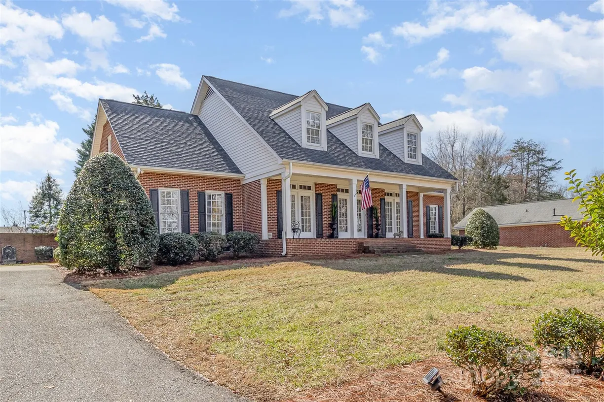 Charlotte Real Estate | View 2968 Robinwood Road | Listing