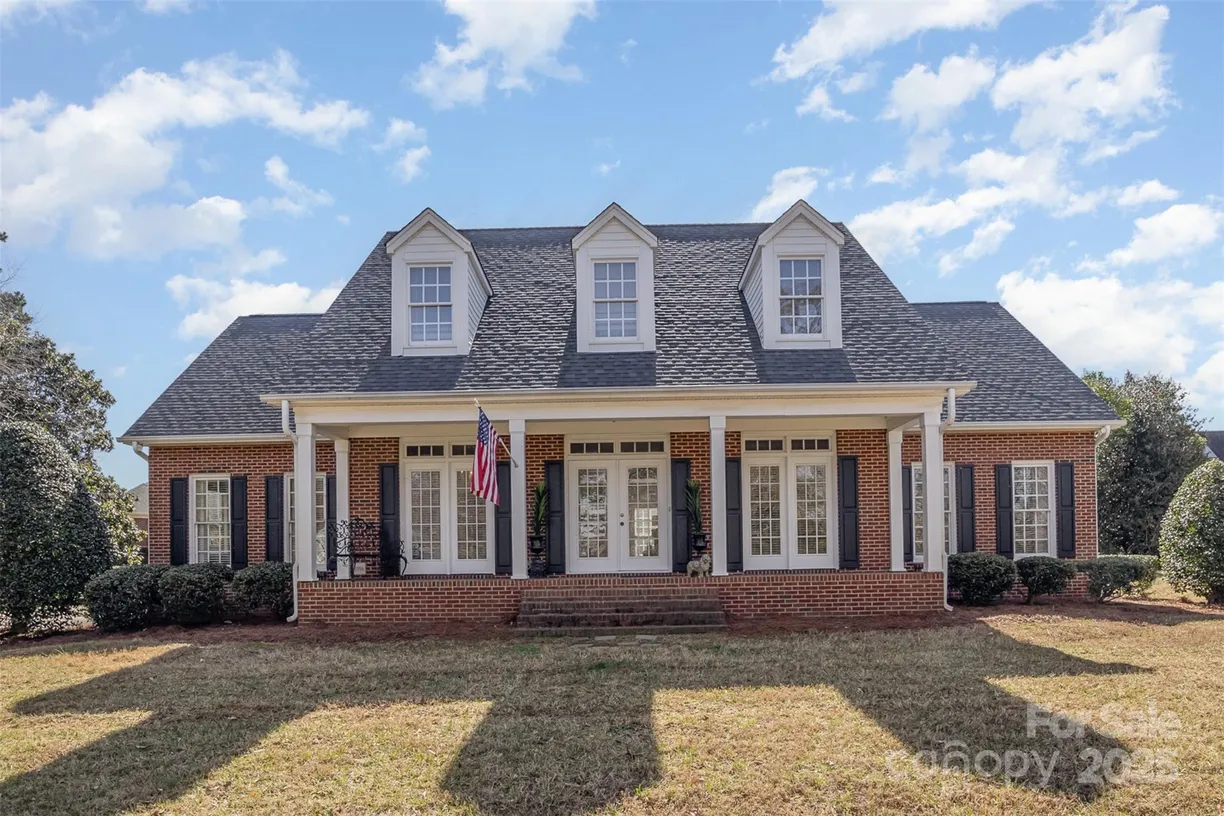 Charlotte Real Estate | View 2968 Robinwood Road | 4 Beds, 2 Baths