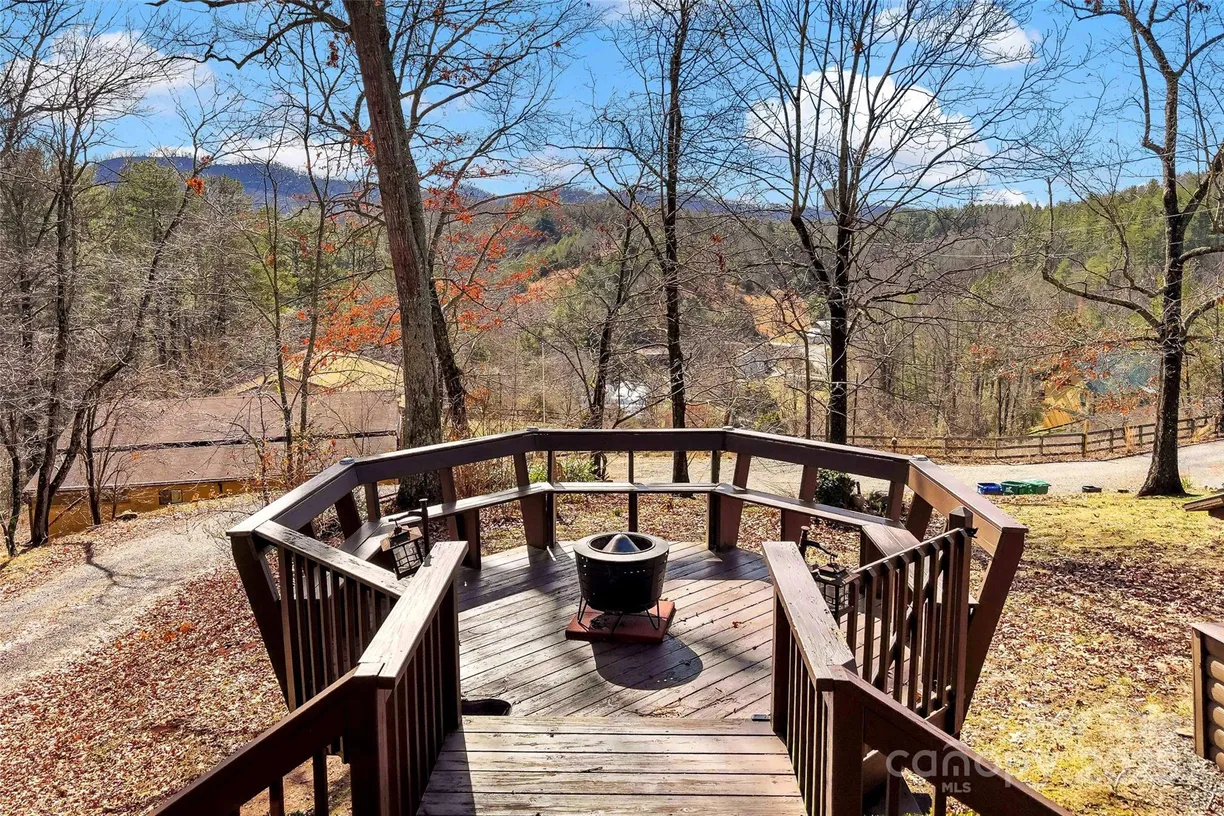 Charlotte Real Estate | View 40/44 Chambers Drive | Listing