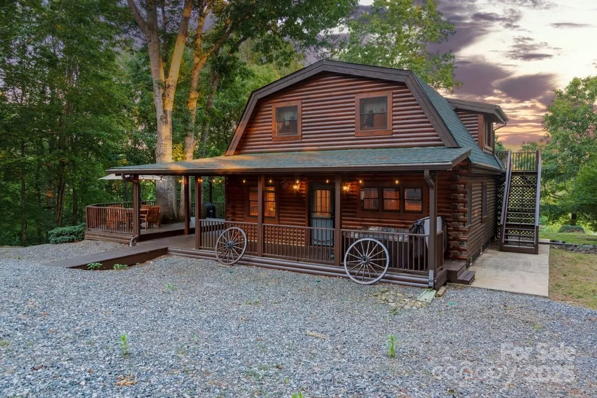 Charlotte Real Estate | View 40/44 Chambers Drive | Listing