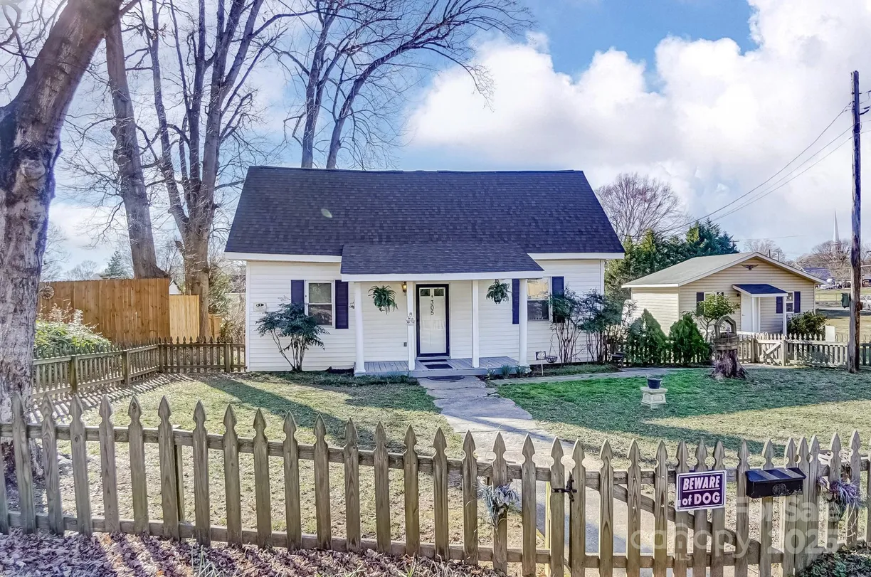 Charlotte Real Estate | View 305 S Clay Street | 2 Beds, 1 Bath