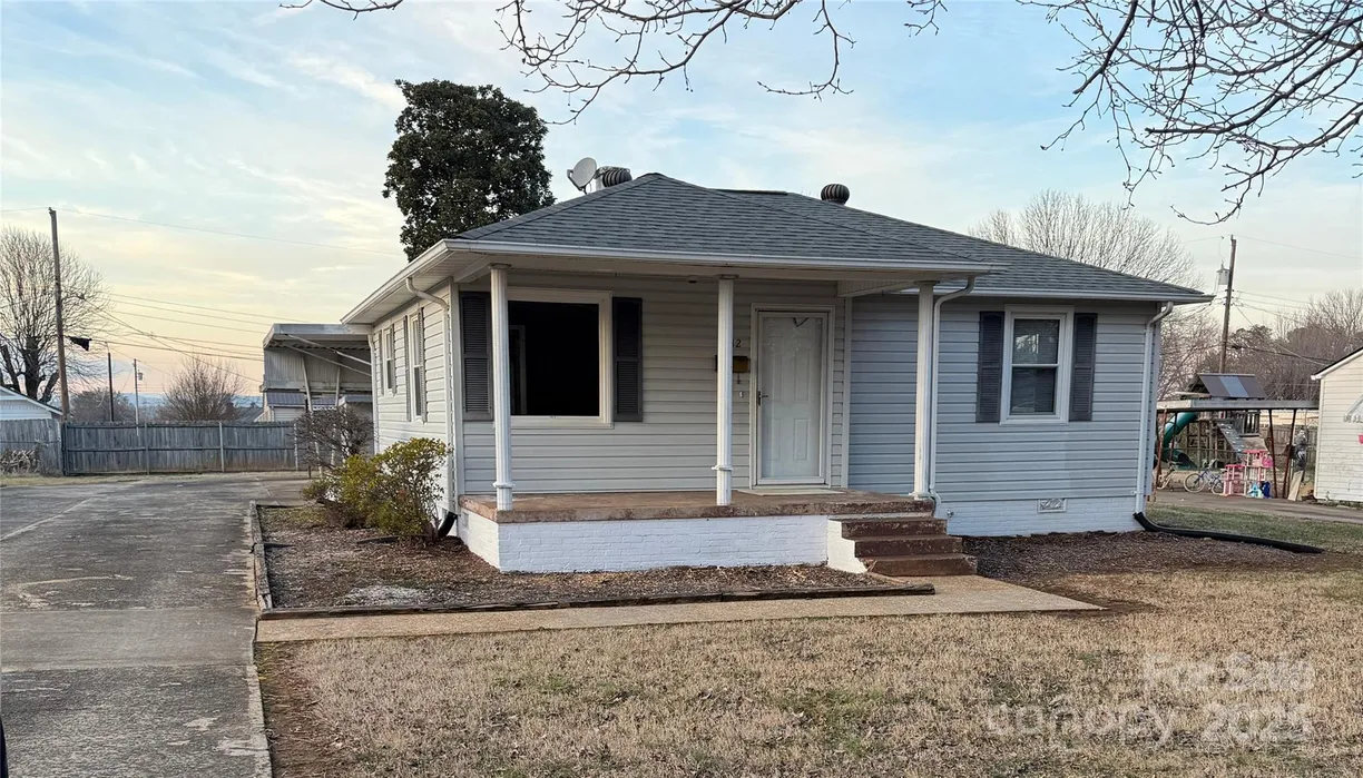 Charlotte Real Estate | View 3412 1st Avenue Circle | 2 Beds, 1 Bath