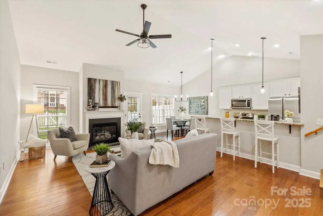Charlotte Real Estate | View 1055 Curry Way | 3 Beds, 2 Baths