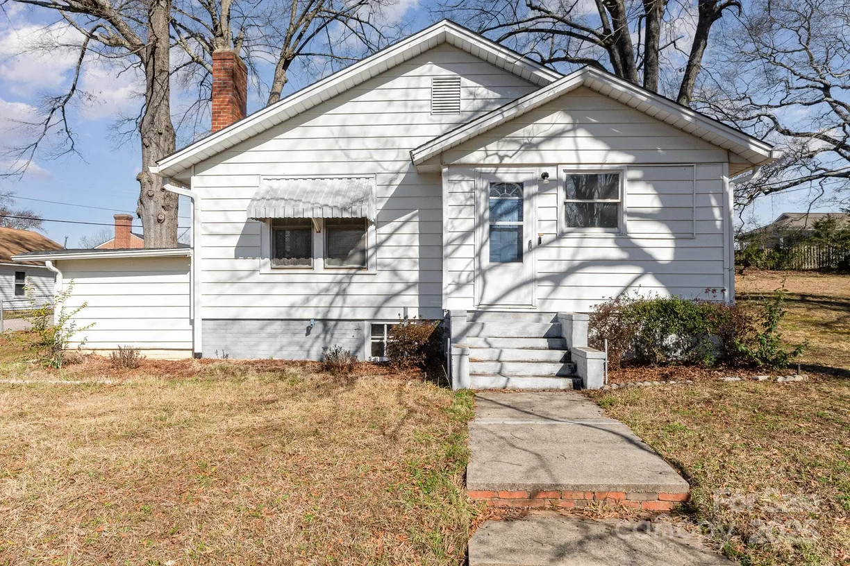 Charlotte Real Estate | View 106 W 16th Street | 2 Beds, 1 Bath