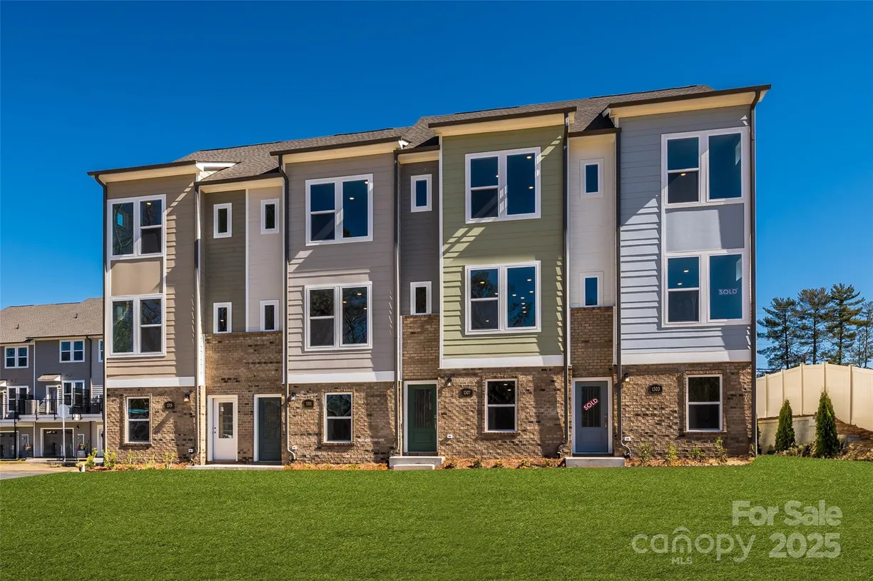 Charlotte Real Estate | View 1307 Cerium Way | 2 Beds, 2 Baths