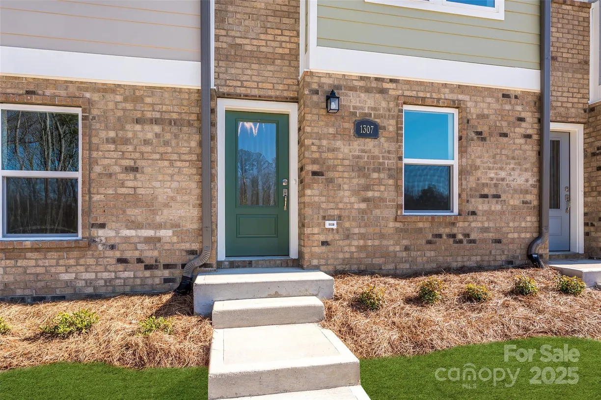 Charlotte Real Estate | View 1307 Cerium Way | Listing