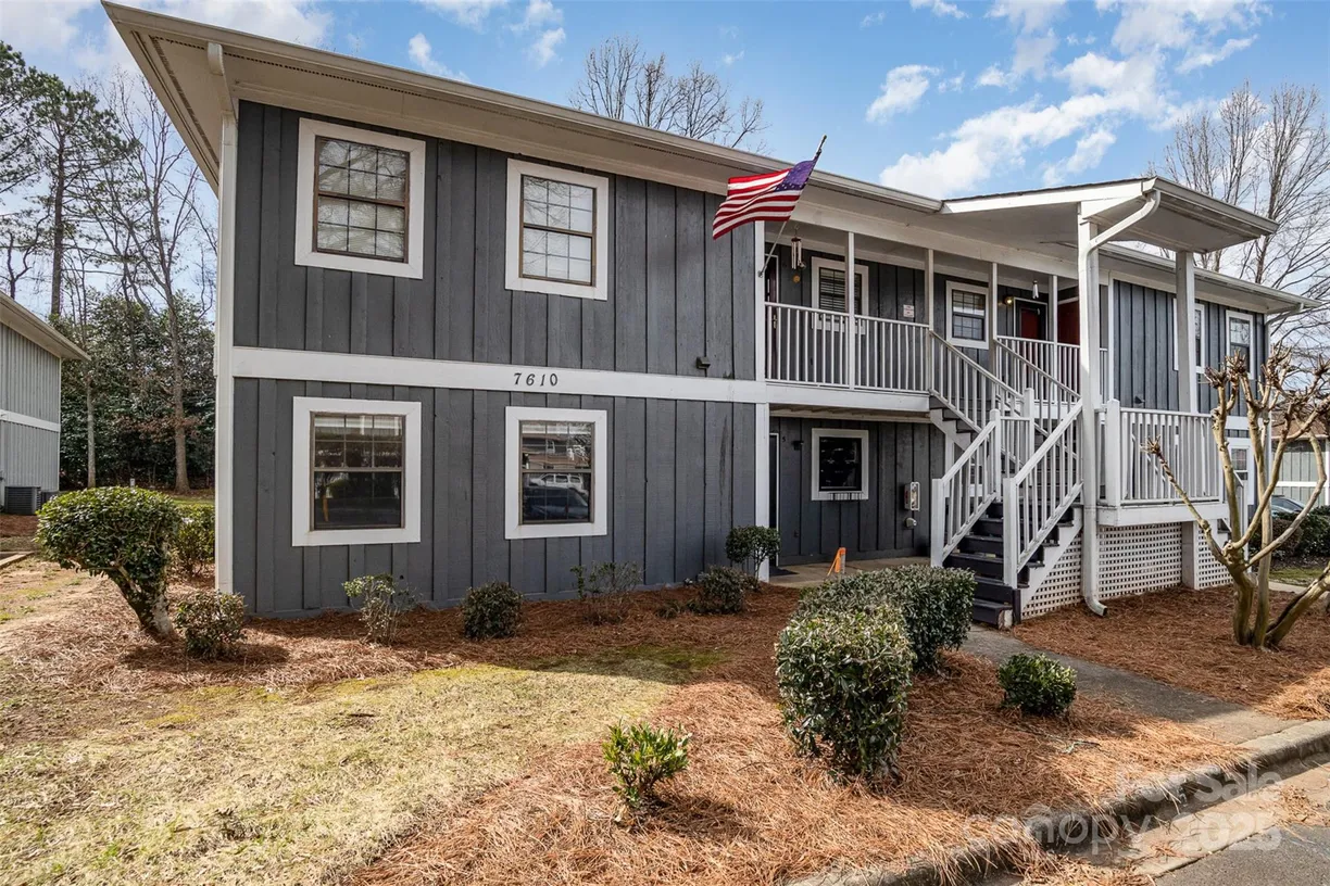Charlotte Real Estate | View 7610 Woods Lane, 5 | 2 Beds, 2 Baths