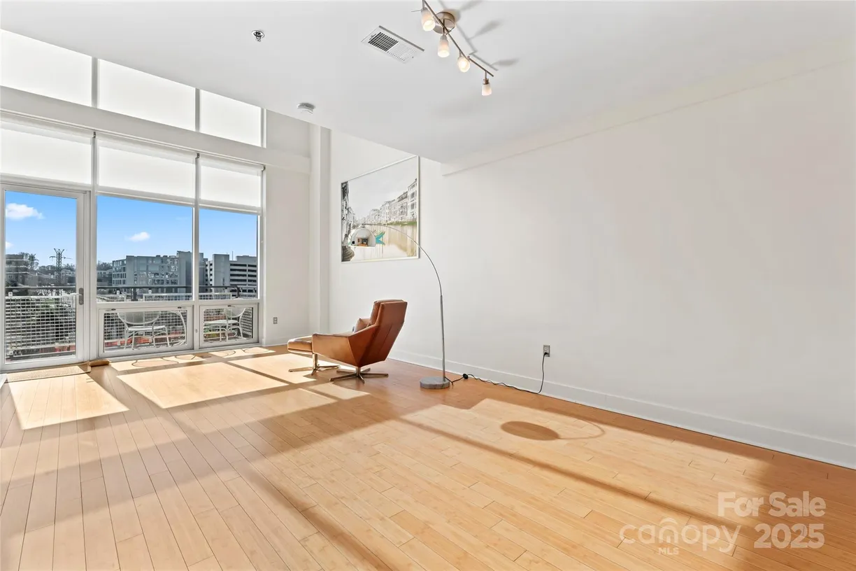 Charlotte Real Estate | View 1133 Metropolitan Avenue, 310 | Listing