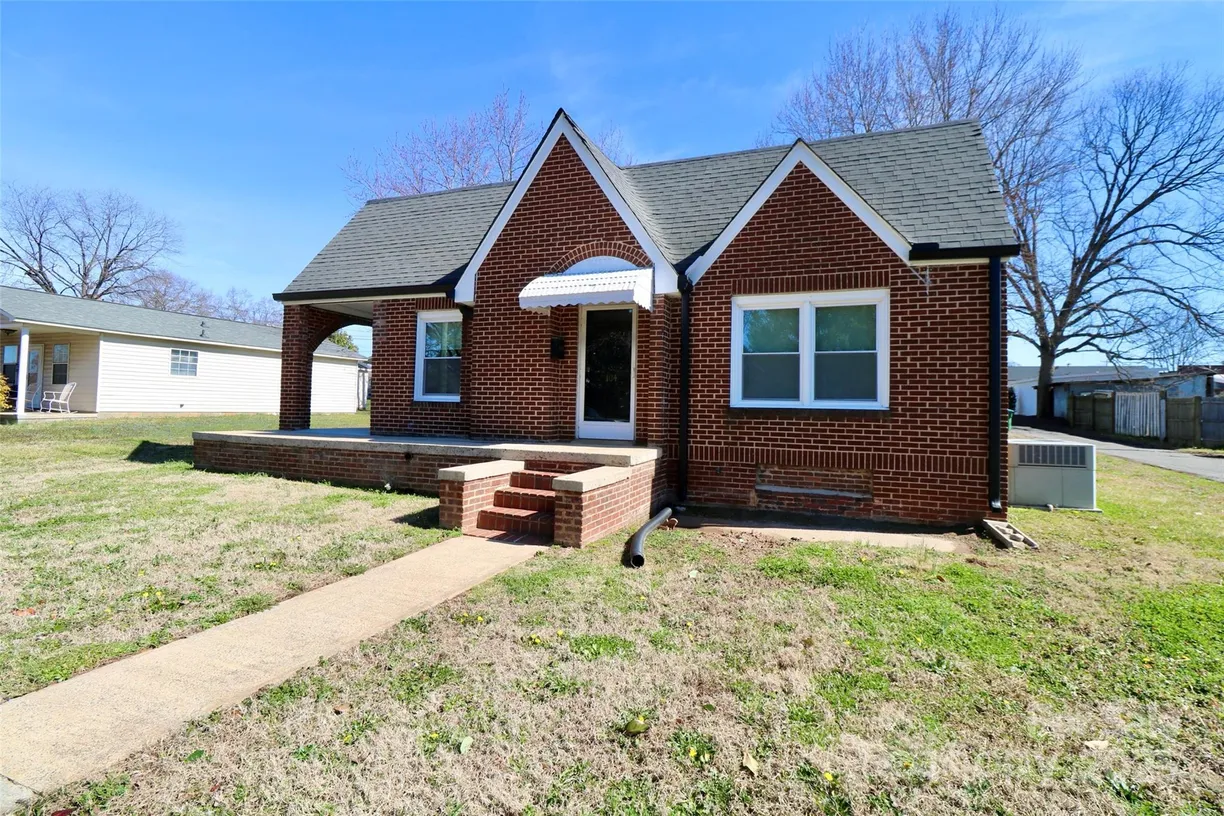 Charlotte Real Estate | View 104 N 9th Street | 3 Beds, 1 Bath
