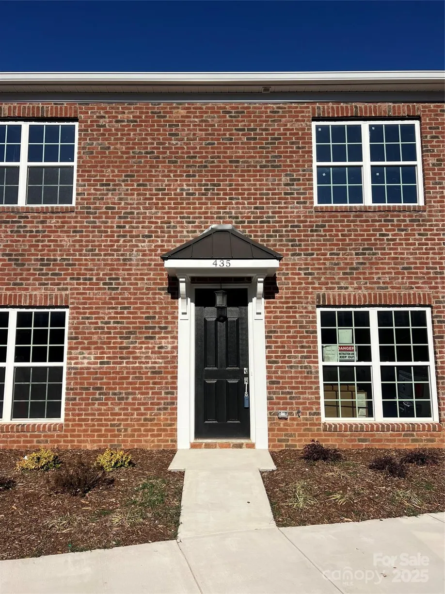 Charlotte Real Estate | View 435 Beacon Street | 3 Beds, 2 Baths