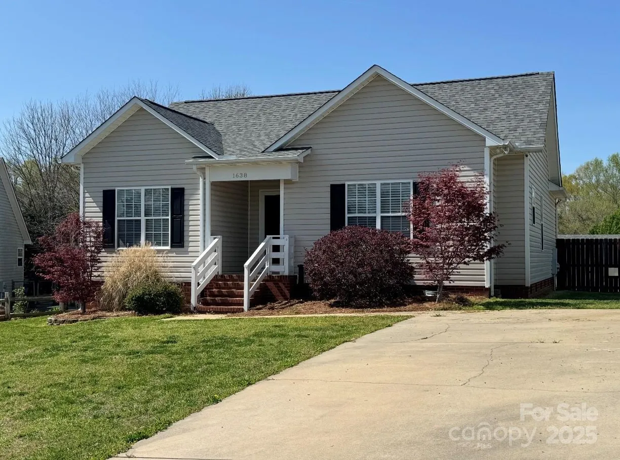 Charlotte Real Estate | View 1638 Marmot Place | 3 Beds, 2 Baths
