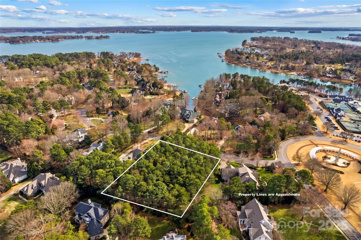 Charlotte Real Estate | View 184 Vineyard Drive, 52 | Listing