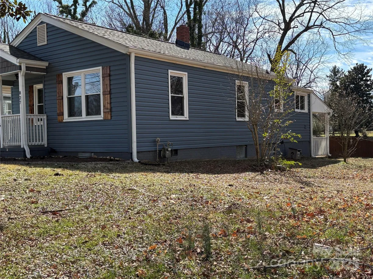 Charlotte Real Estate | View 827 W Horah Street | Listing