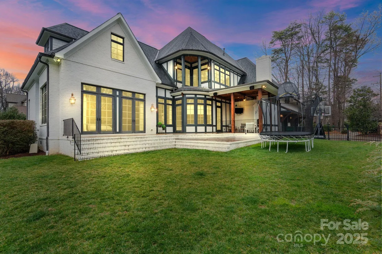 Charlotte Real Estate | View 4336 Tottenham Road | 4 Beds, 4 Baths