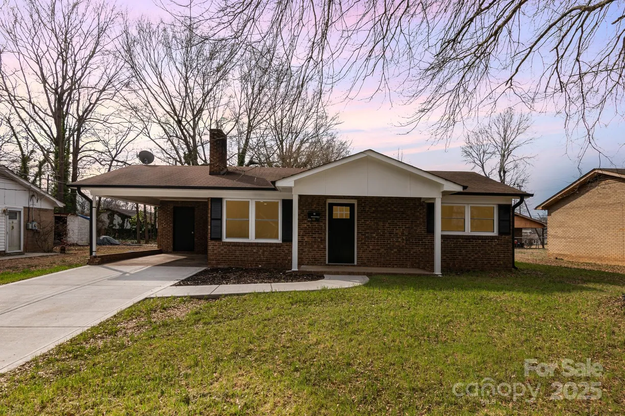Charlotte Real Estate | View 209 Palmer Street | 2 Beds, 1 Bath