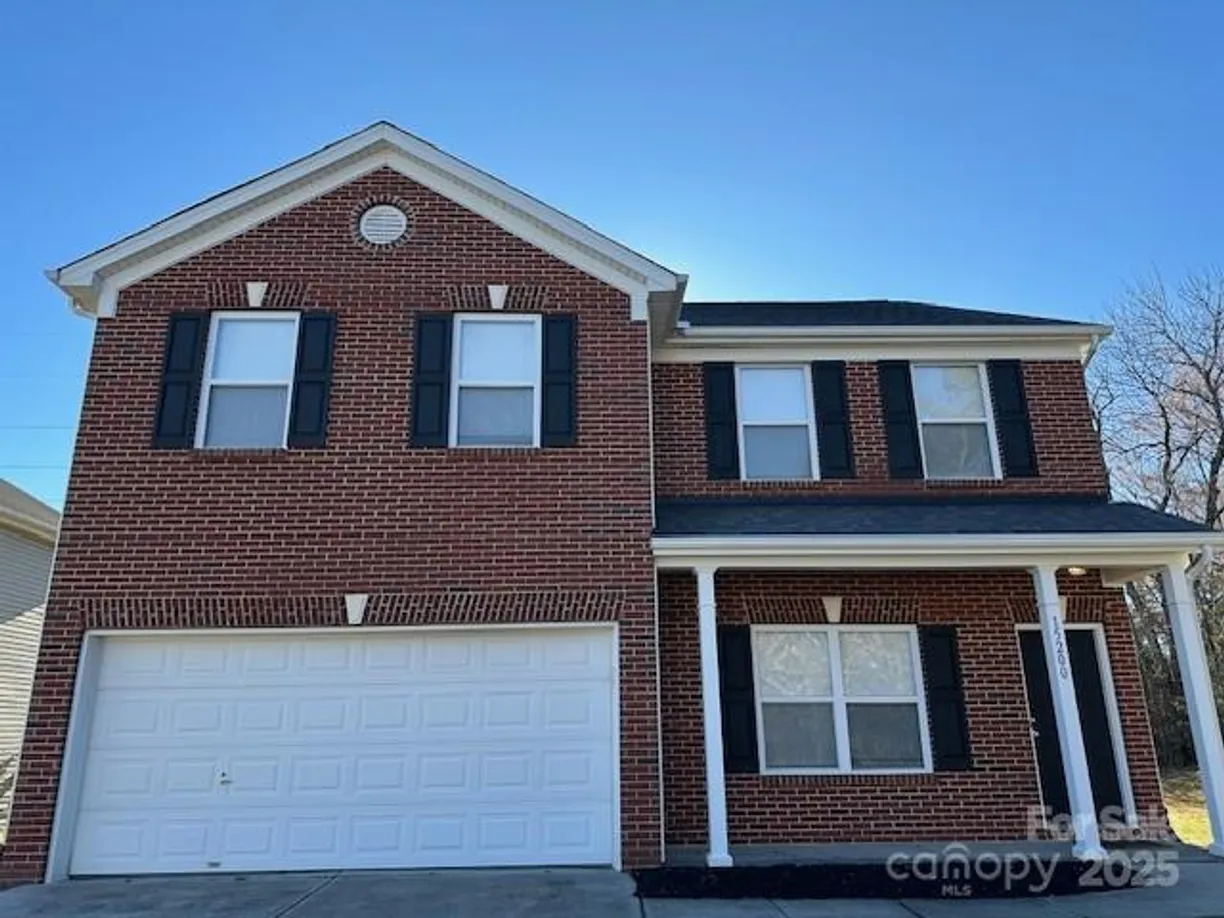 Charlotte Real Estate | View 15200 Chowning Tavern Lane | 3 Beds, 2 Baths