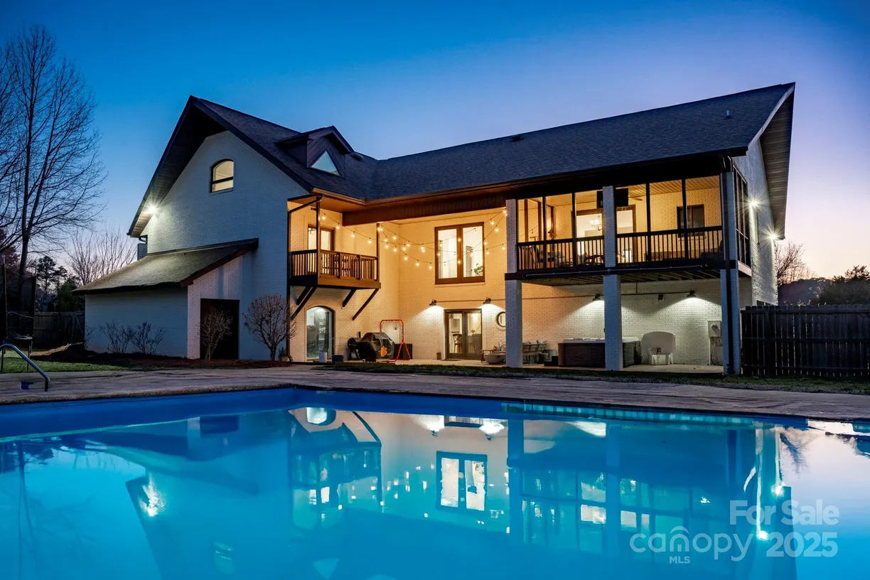 Charlotte Real Estate | View 241 Spring Run Drive | 4 Beds, 3 Baths