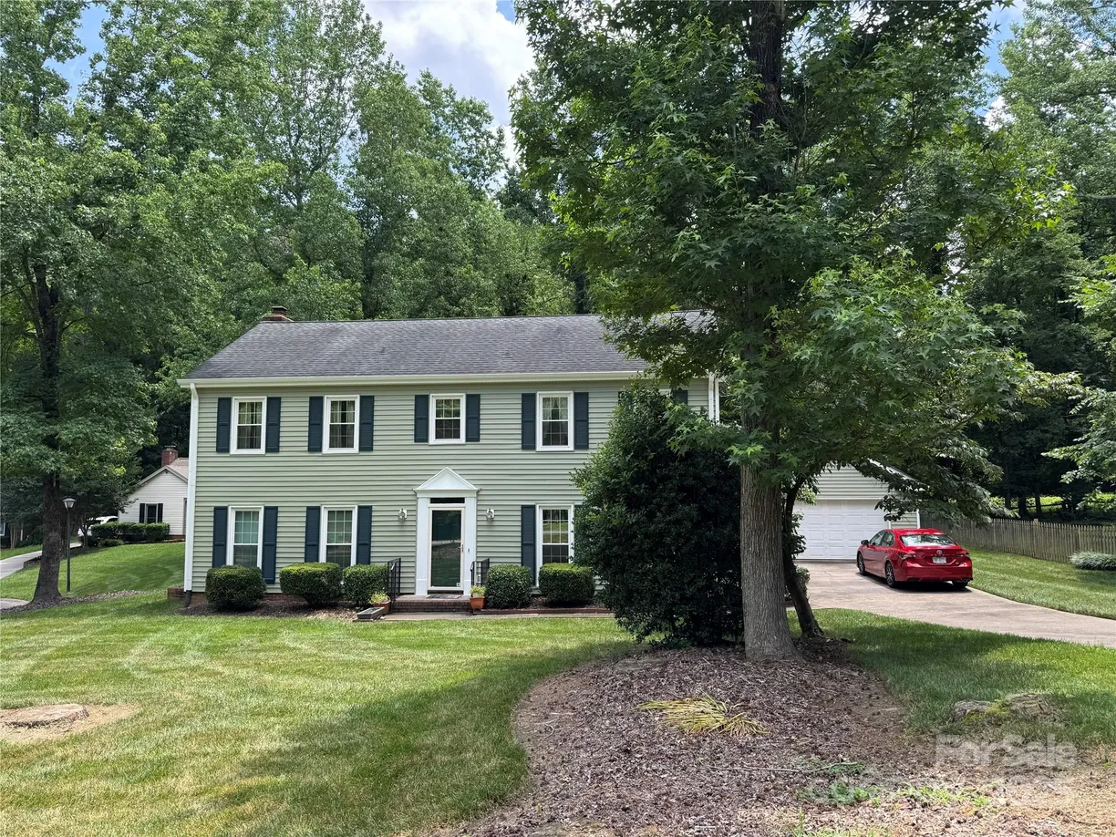 Charlotte Real Estate | View 1919 Windlock Drive | 4 Beds, 2 Baths
