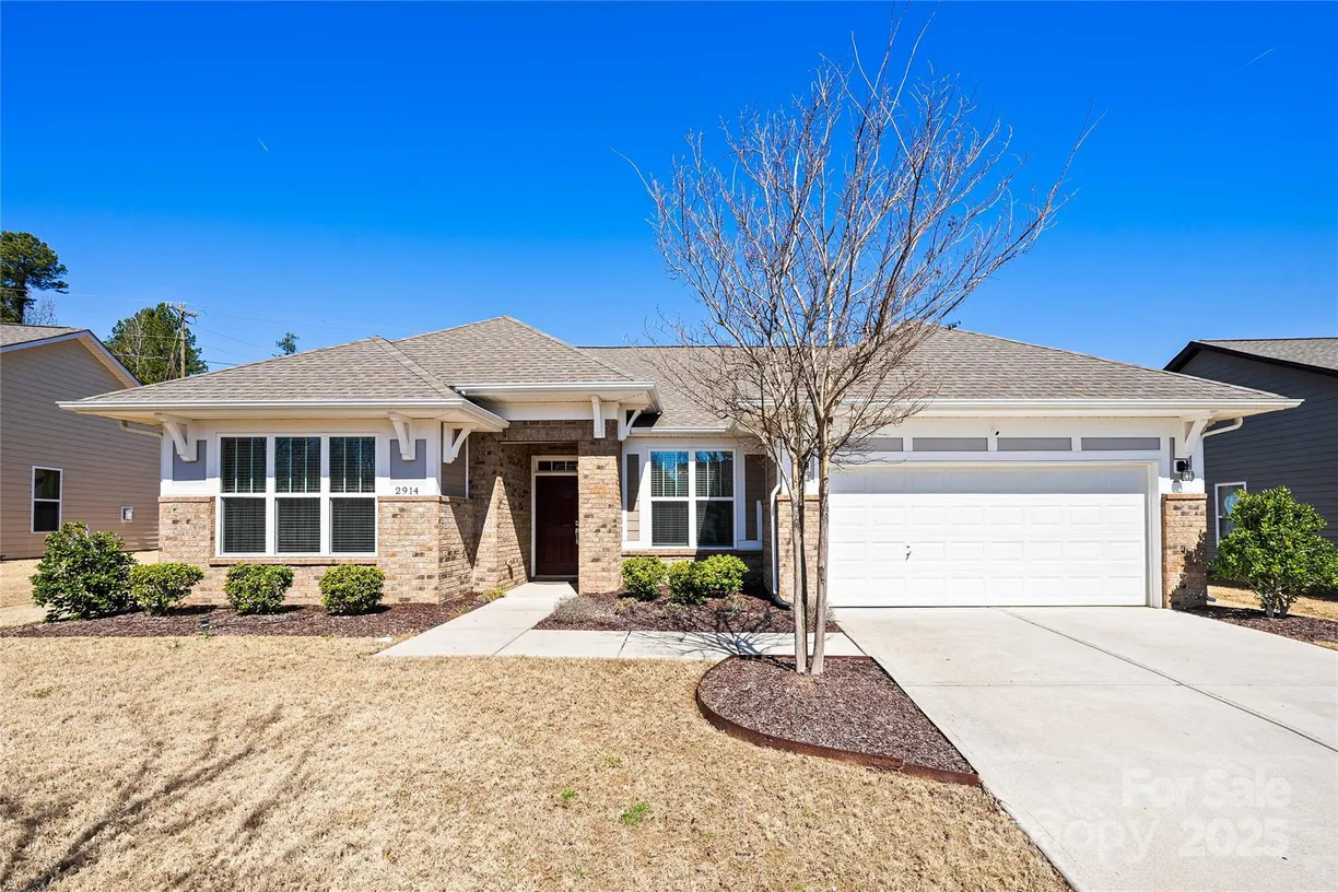 Charlotte Real Estate | View 2914 Hiddenbrook Way | 3 Beds, 2 Baths