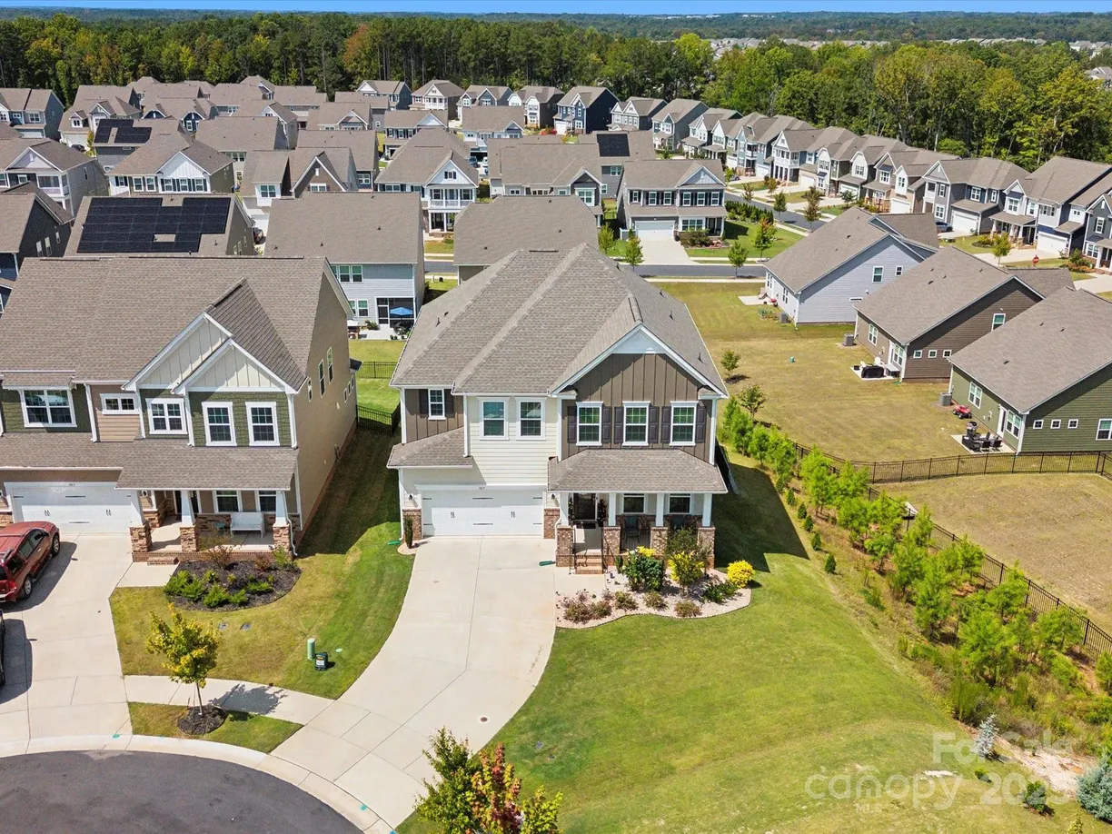 Charlotte Real Estate | View 1017 Cheviot Court | 5 Beds, 4 Baths