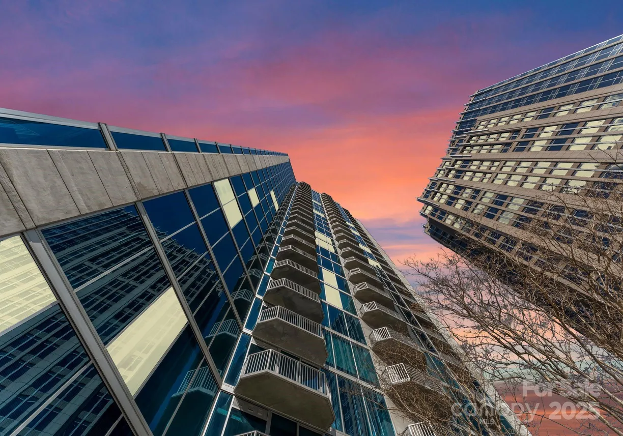 Charlotte Real Estate | View 210 N Church Street, 1612 | 1 Bed, 1 Bath