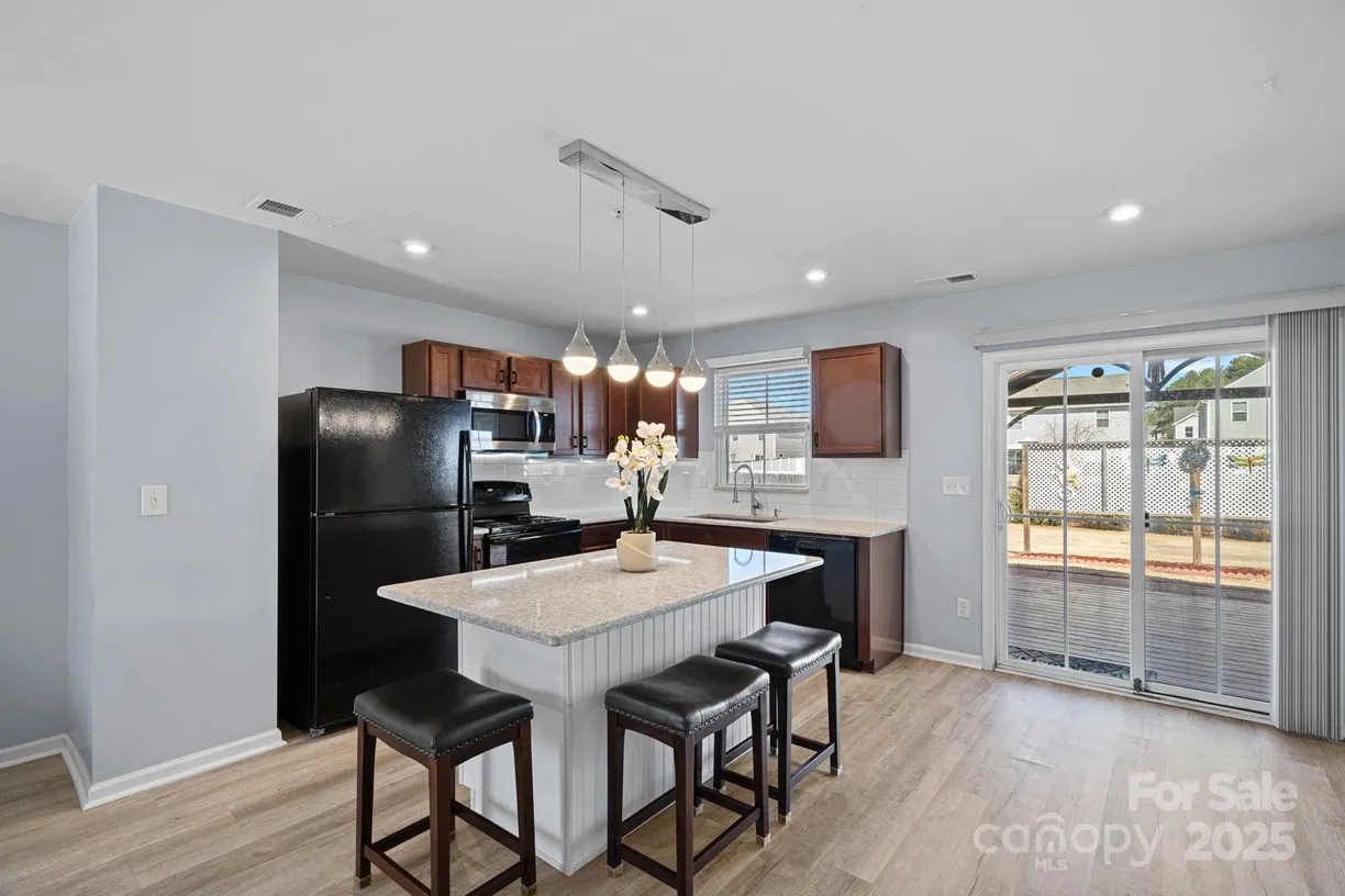 Charlotte Real Estate | View 2462 Willow Pond Lane | 3 Beds, 2 Baths