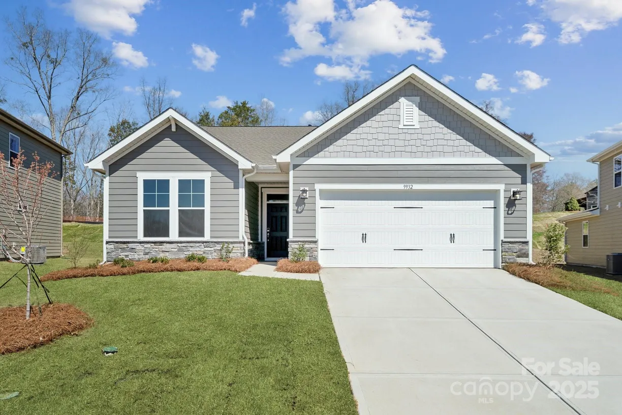 Charlotte Real Estate | View 9932 Manor Vista Trail | 3 Beds, 2 Baths
