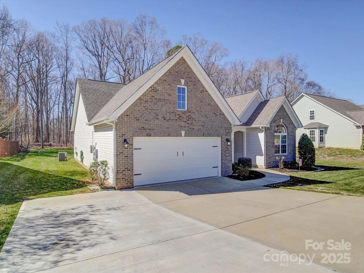 Charlotte Real Estate | View 572 Church Street | Listing