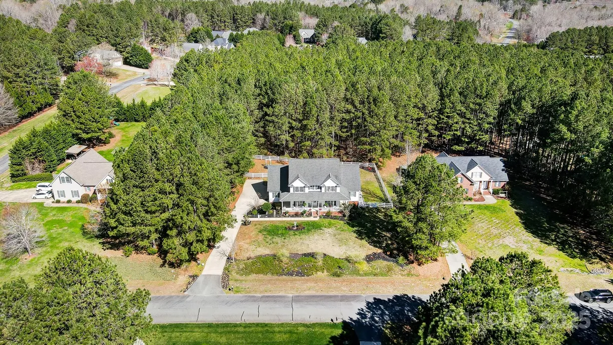 Charlotte Real Estate | View 932 Dovefield Drive | Listing