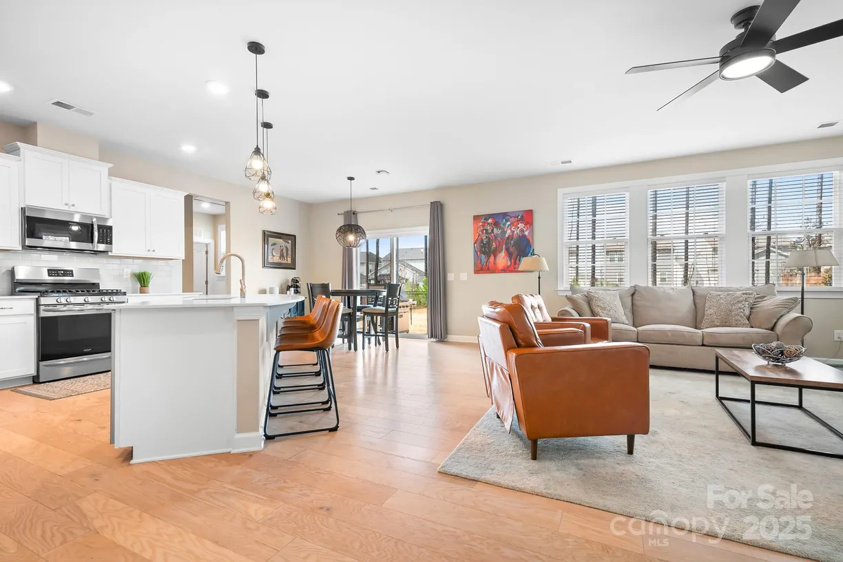 Charlotte Real Estate | View 2024 Linn Cove | 4 Beds, 3 Baths