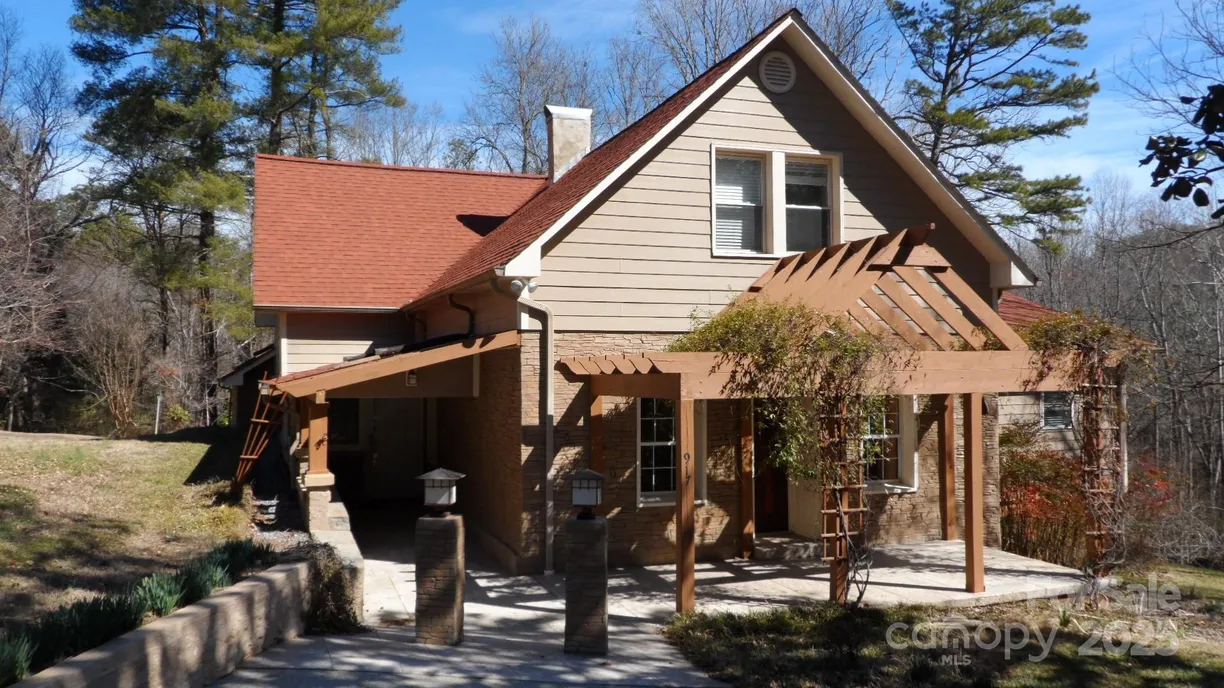 Charlotte Real Estate | View 917 Zeline Avenue | 4 Beds, 3 Baths