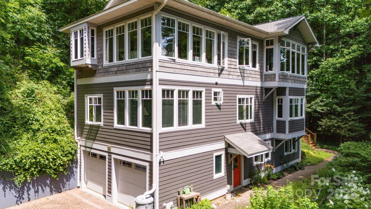 Charlotte Real Estate | View 322 Crestview Drive | 3 Beds, 2 Baths