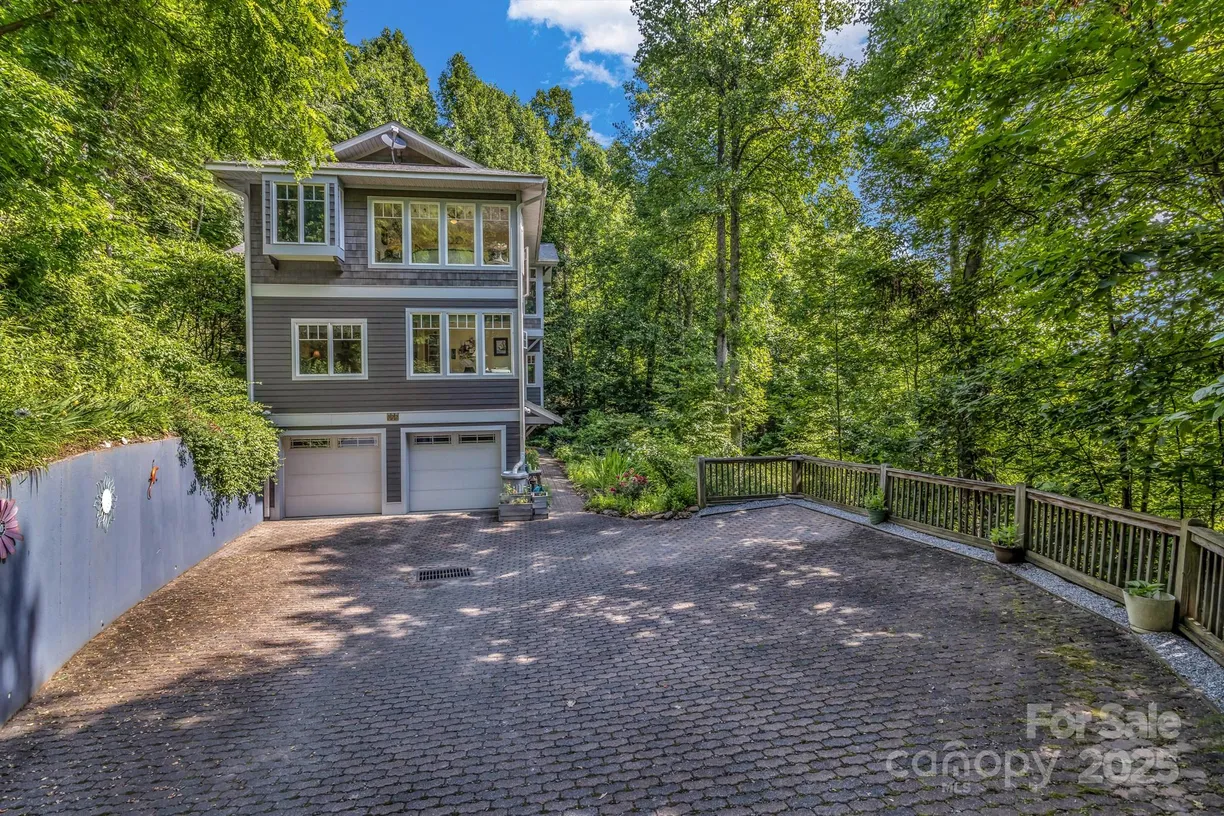 Charlotte Real Estate | View 322 Crestview Drive | Listing
