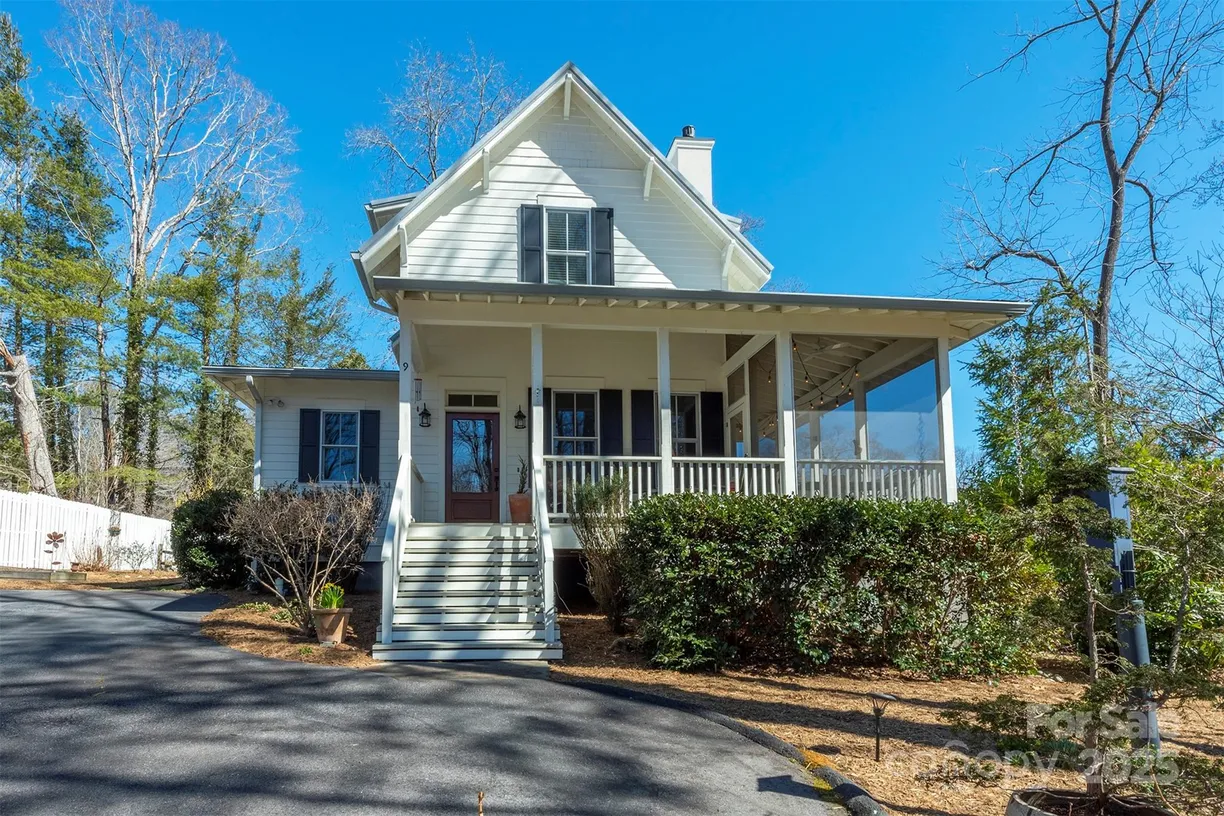 Charlotte Real Estate | View 9 Lake Avenue | 3 Beds, 2 Baths