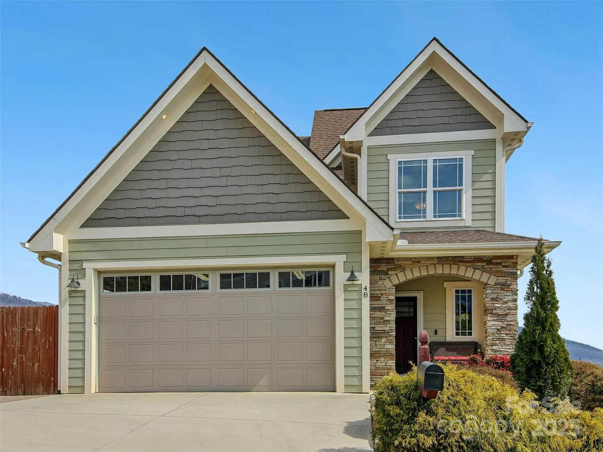 Charlotte Real Estate | View 48 Tudor Way | 3 Beds, 2 Baths
