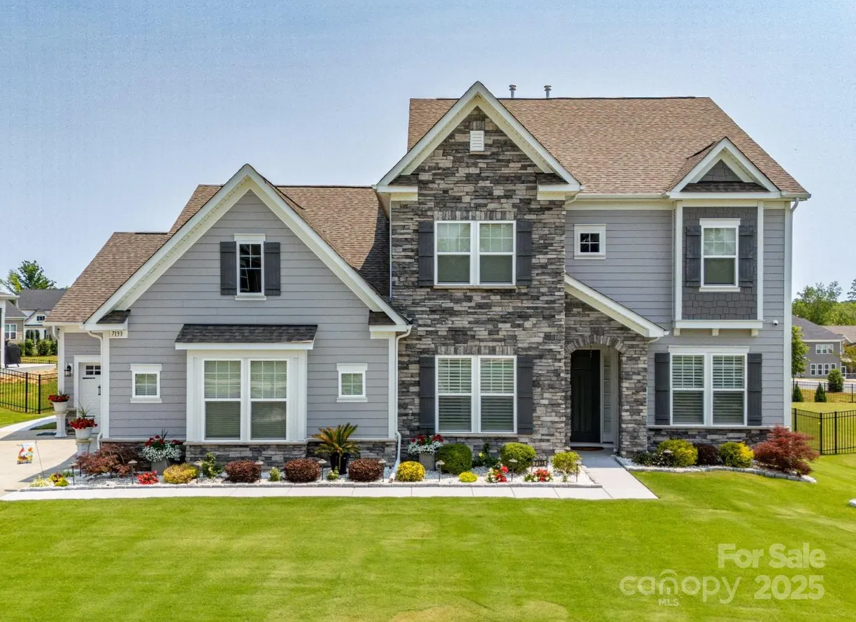 Charlotte Real Estate | View 7133 Sumters Camp Trail | 5 Beds, 4 Baths