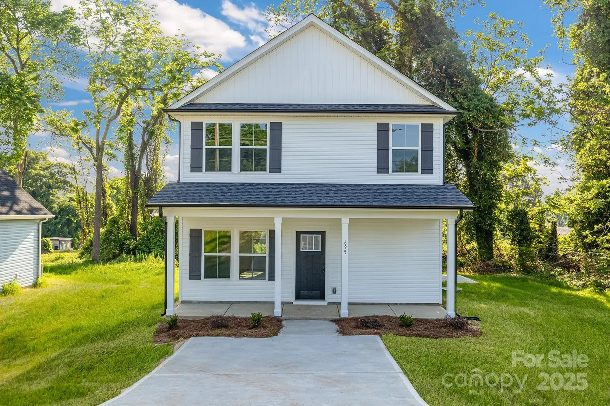 Charlotte Real Estate | View 695 S Elm Street | 3 Beds, 2 Baths