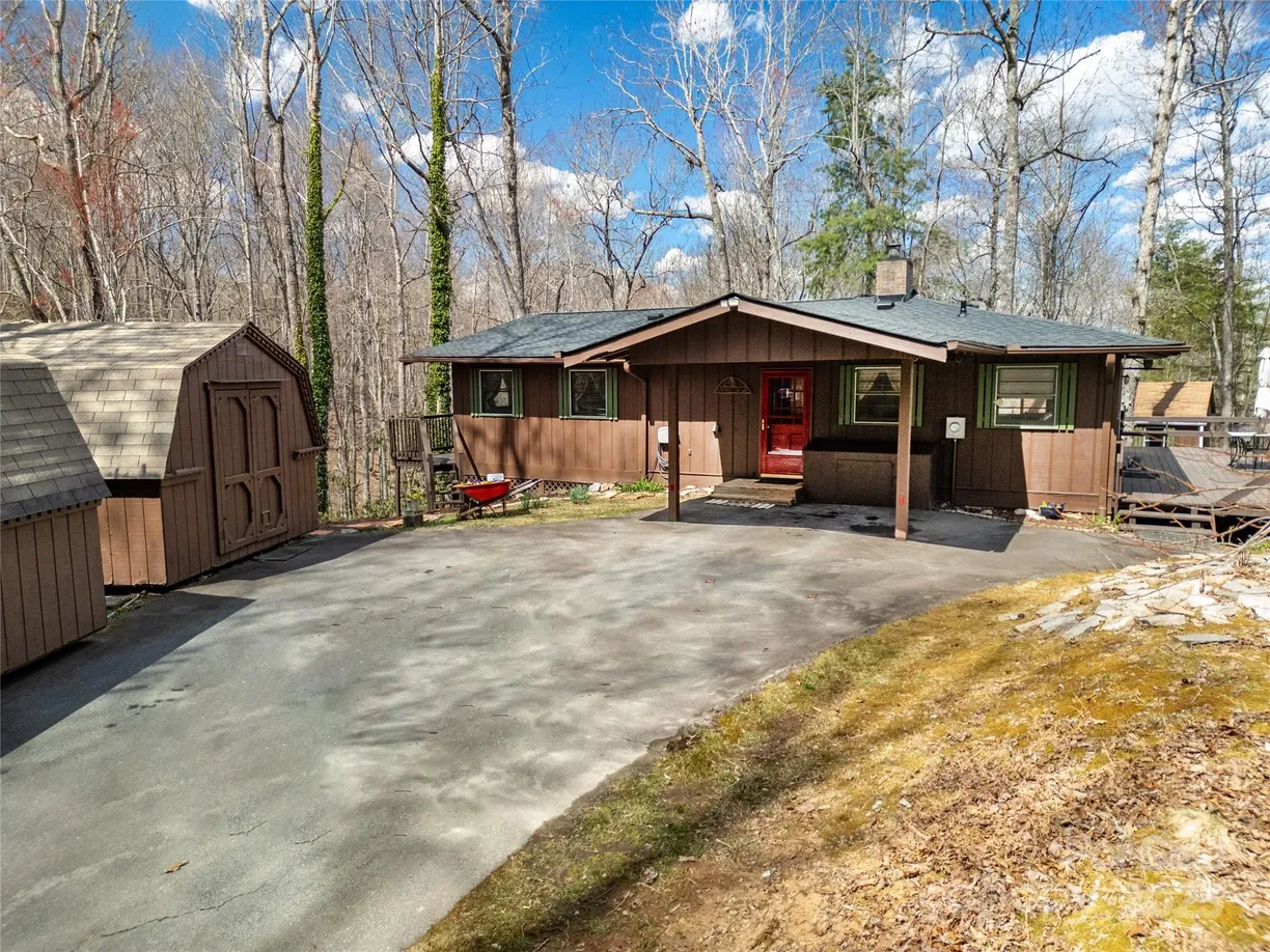 Charlotte Real Estate | View 116 Woodpecker Lane | Listing