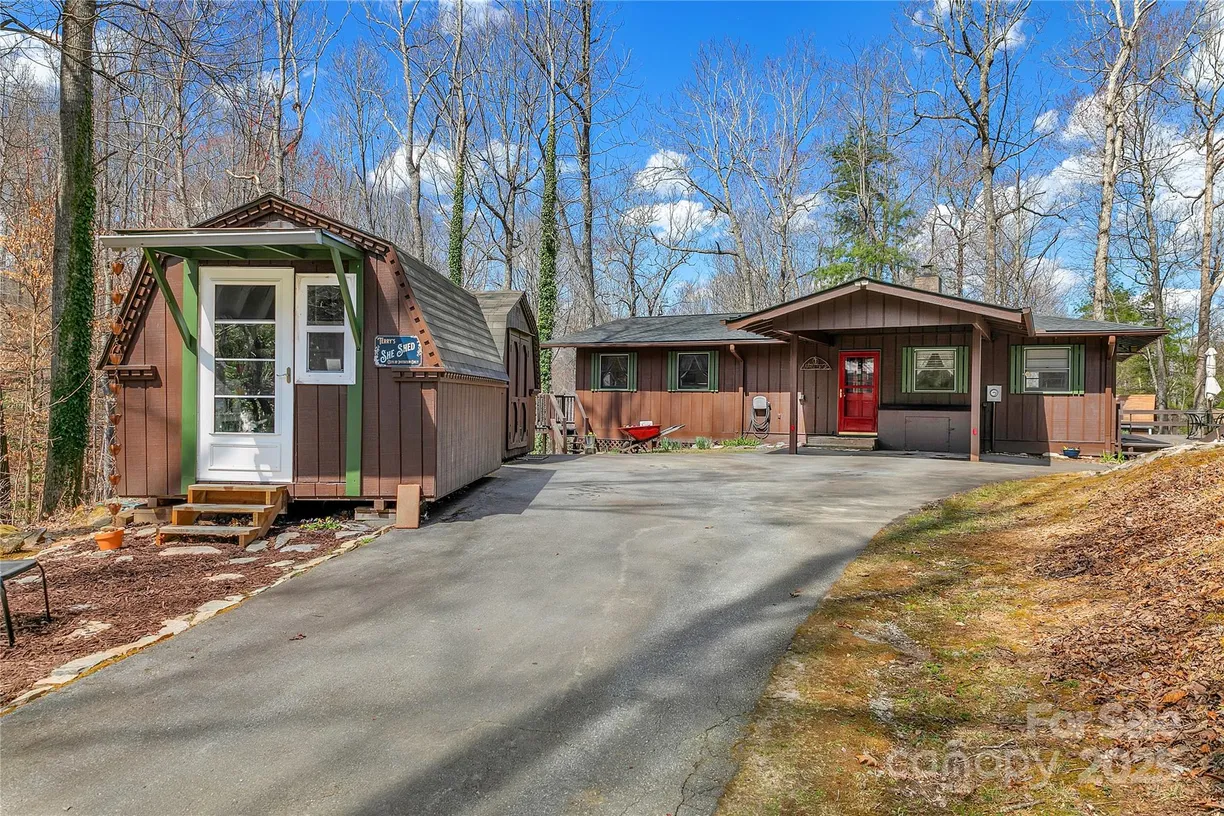 Charlotte Real Estate | View 116 Woodpecker Lane | Listing