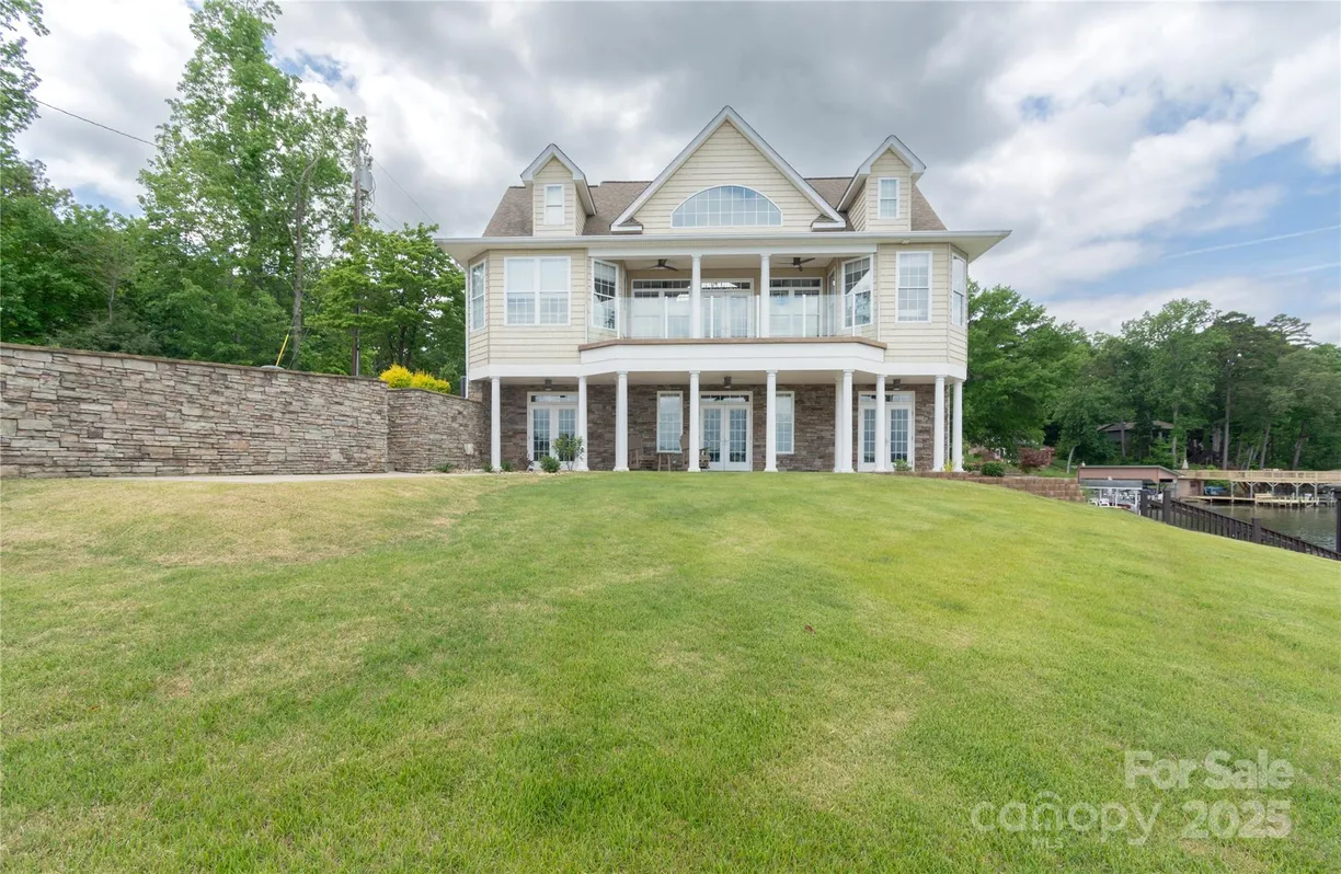 Charlotte Real Estate | View 627 Birdie Lane, 21/22 | 5 Beds, 3 Baths