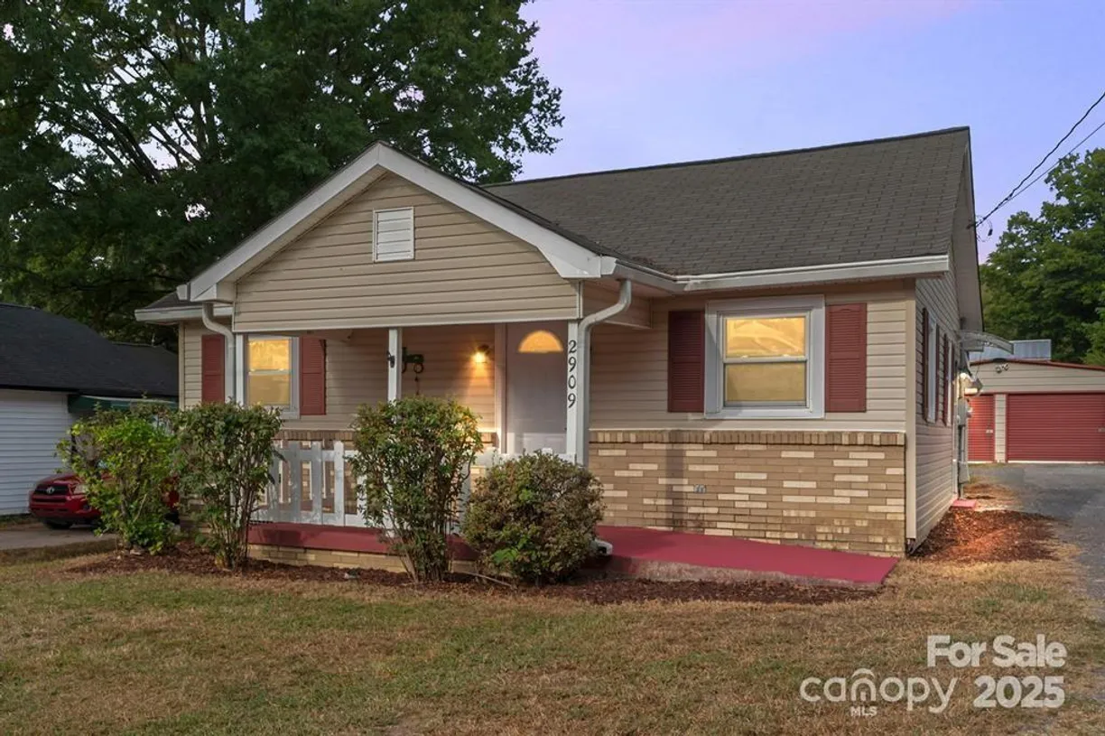 Charlotte Real Estate | View 2909 Glendale Avenue | Listing