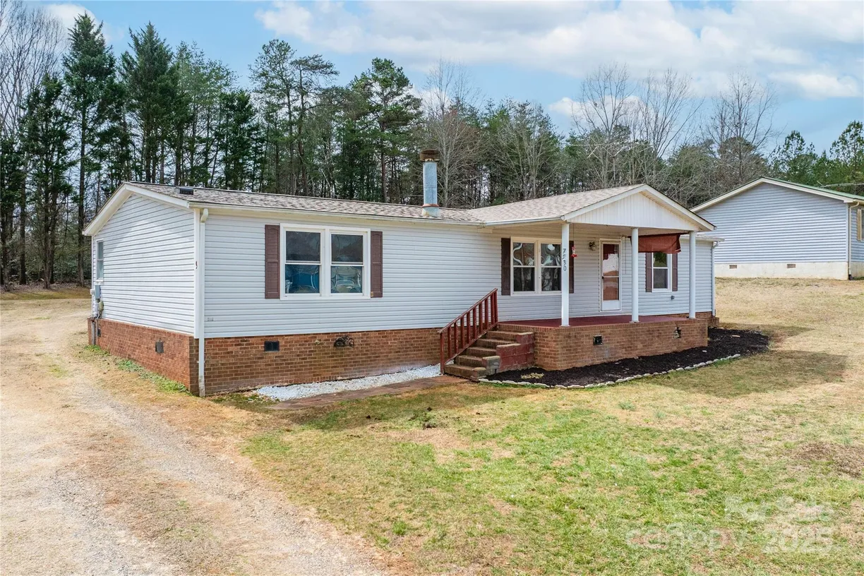 Charlotte Real Estate | View 7530 Shady Oaks Road | Listing