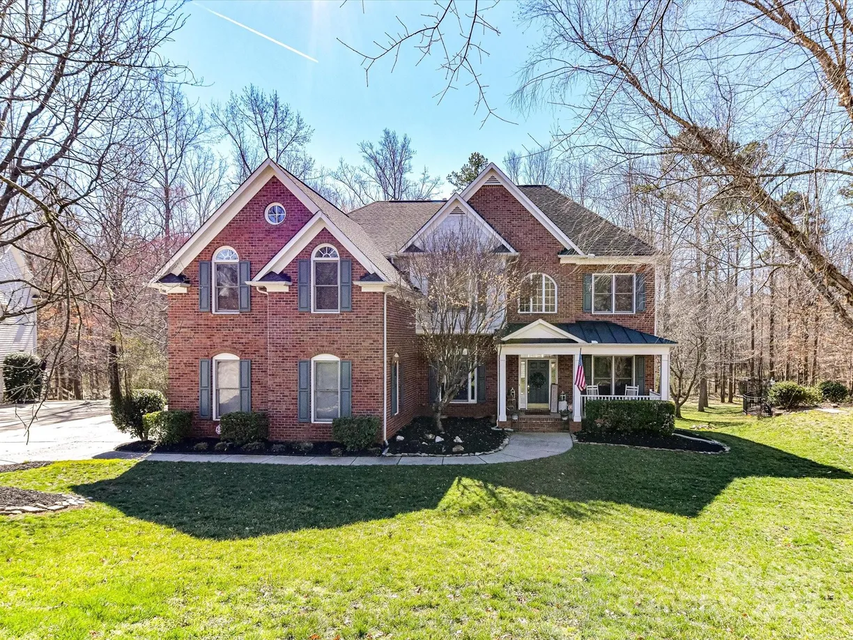 Charlotte Real Estate | View 5405 Silver Creek Drive | 4 Beds, 3 Baths