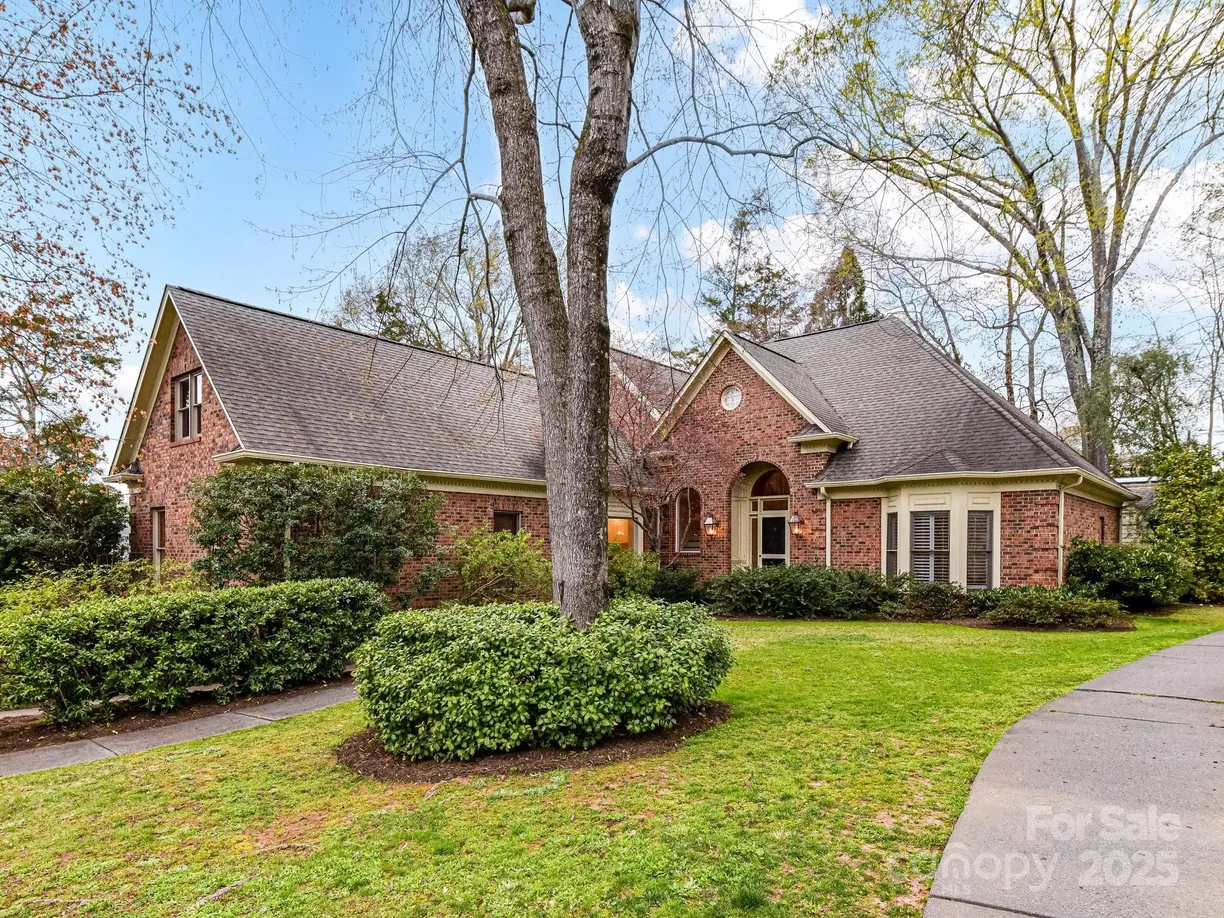 Charlotte Real Estate | View 2411 Calais Place | 3 Beds, 2 Baths